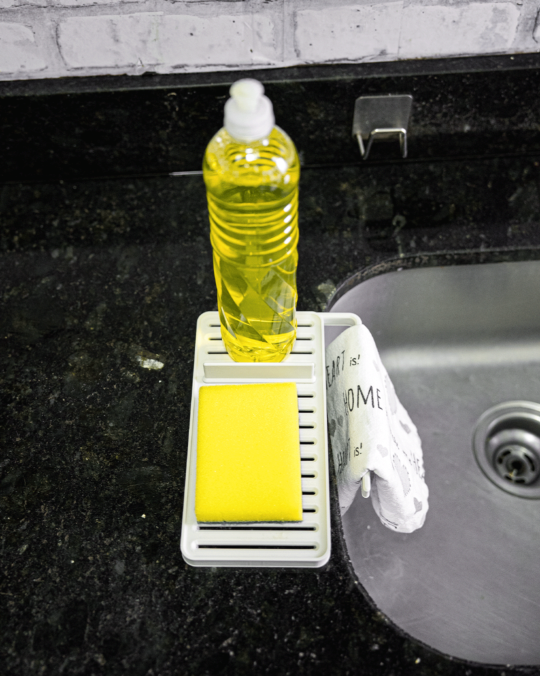 Sponge Set — 3D printed kitchen organizer, shown in use